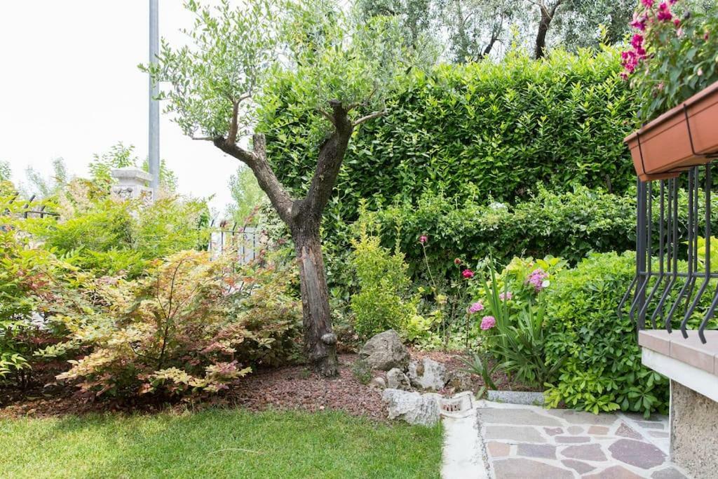 Celeste'S House Villa Rivoltella del Garda Exterior photo